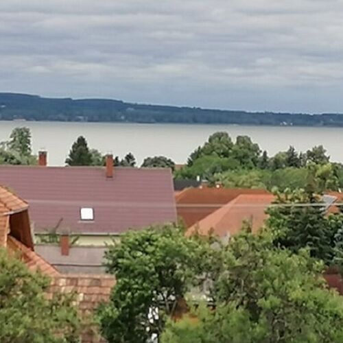 U8 Apartmanház Vonyarcvashegy  2
