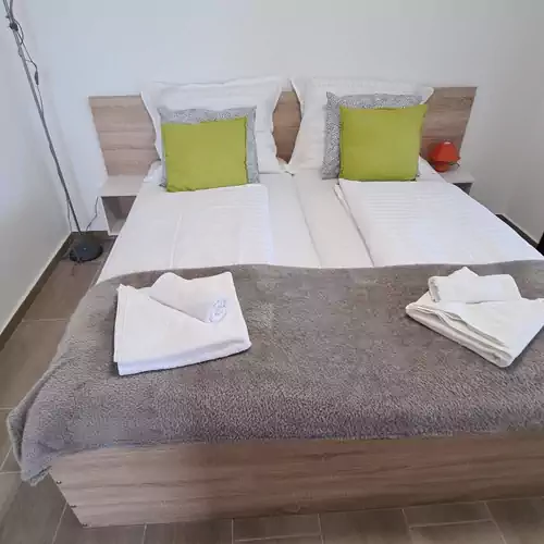 U8 Apartmanház Vonyarcvashegy 011 kép