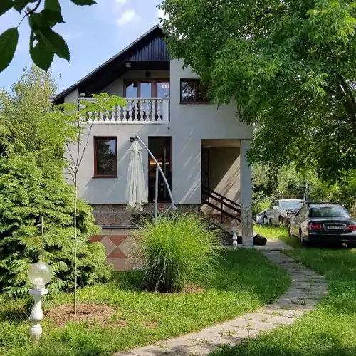 Medencés Deluxe Üdülőház Pilisszentivá 002 kép