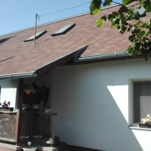 h&aacute;z odalr&oacute;l