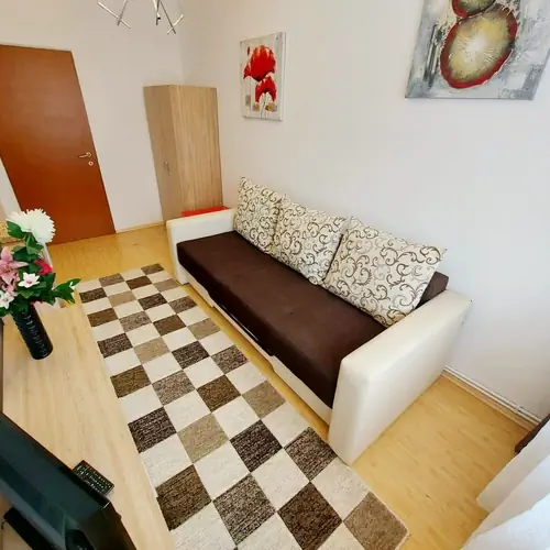 Dormitor mic, canapea extensibila 140&times;200