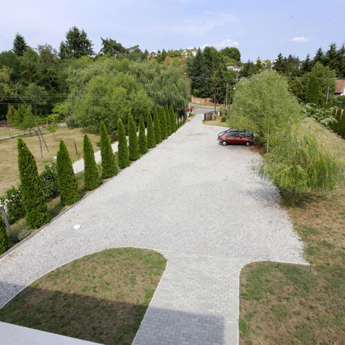  Ingyenes zárt  Parkoló
