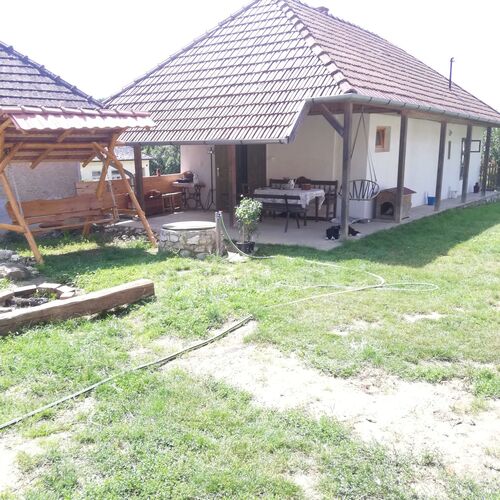 A Panni - Lak és környezete