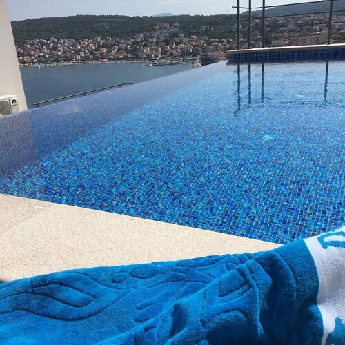 Luxury Apartment Anniken Okrug Gornji  4
