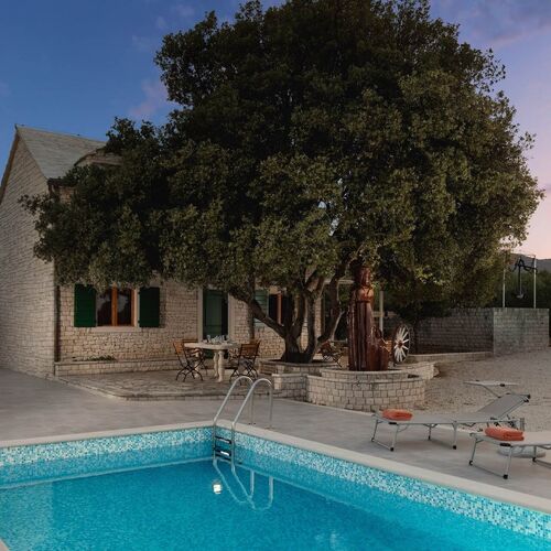 Villa Dubrava Pucisca  2