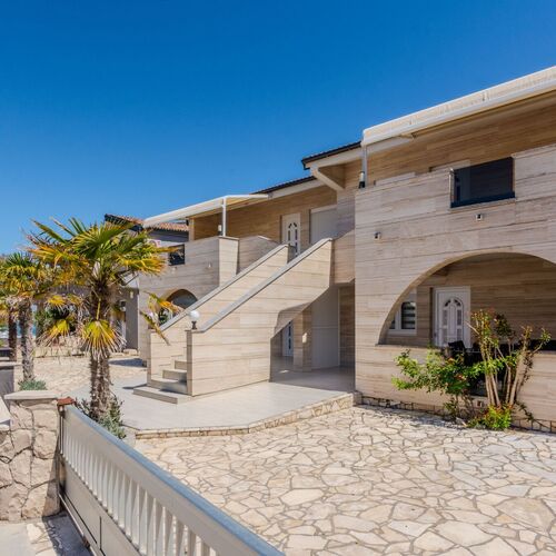 Apartments Lucica Vir  2