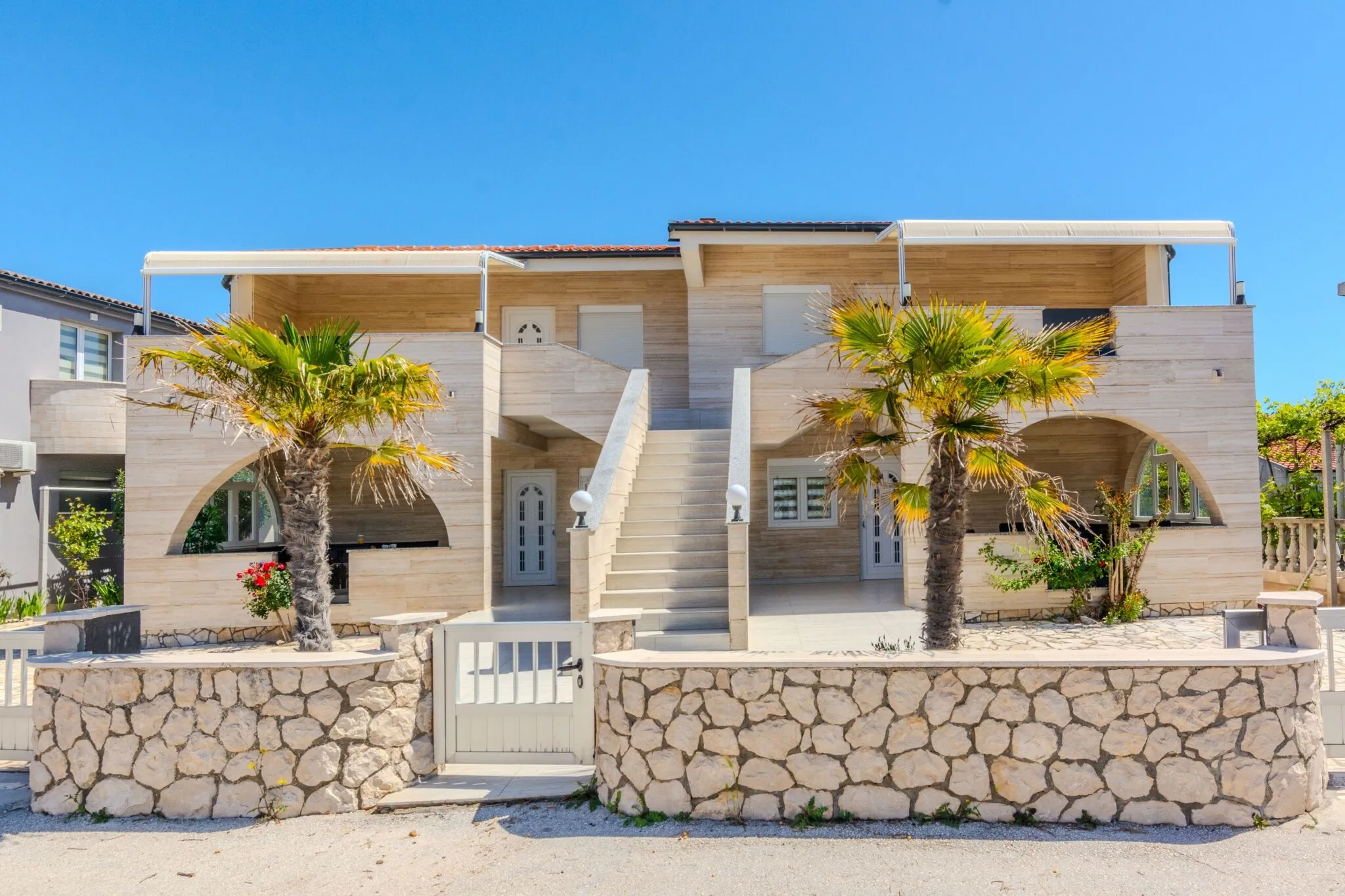 Apartments Lucica Vir