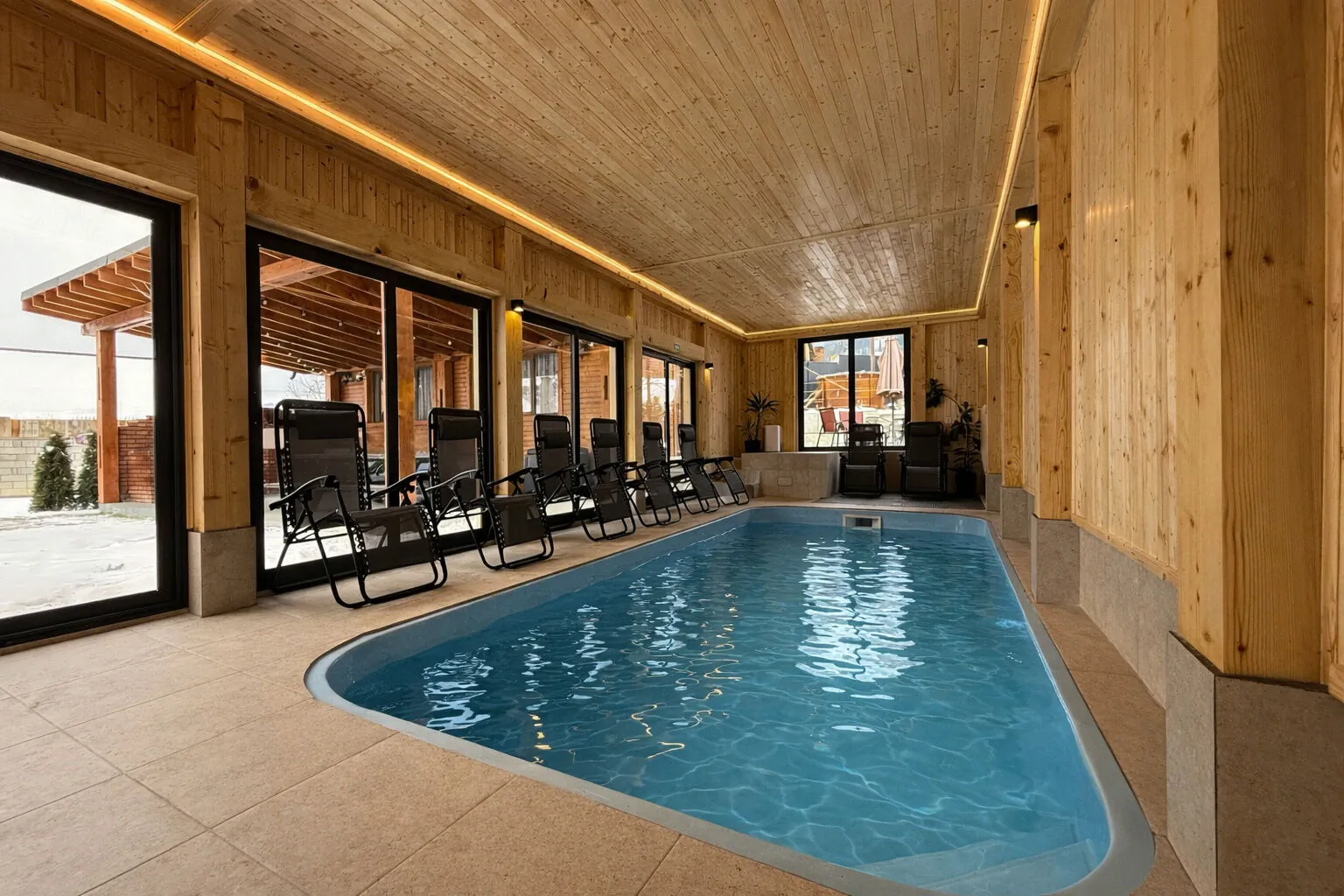 Piscina interioara