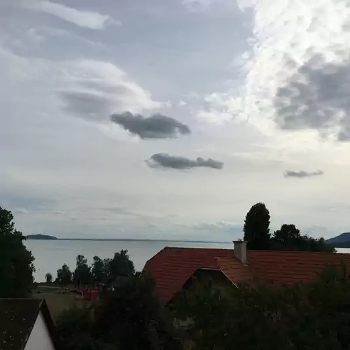 Kertből a Balatonra Vendégház Révfülö 002 kép