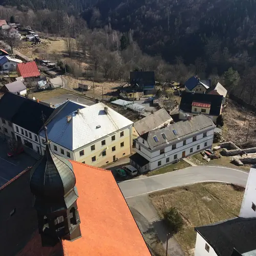 Pohled z kostela na Penzion