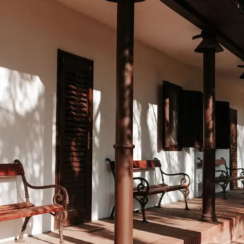 H&aacute;z k&uuml;lső