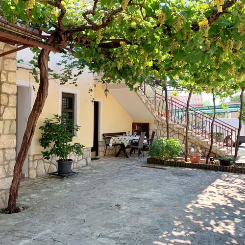 Apartmani Šantić Čižići  4