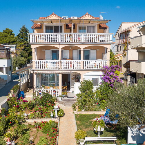 Apartments Ivanka on the beach Vodice  2