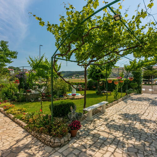 Apartments Lino Lopar  3