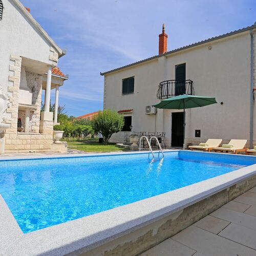 Apartment Ana with private pool Solin  2