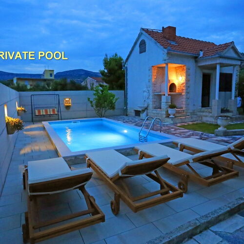Apartment Ana with private pool Solin  3