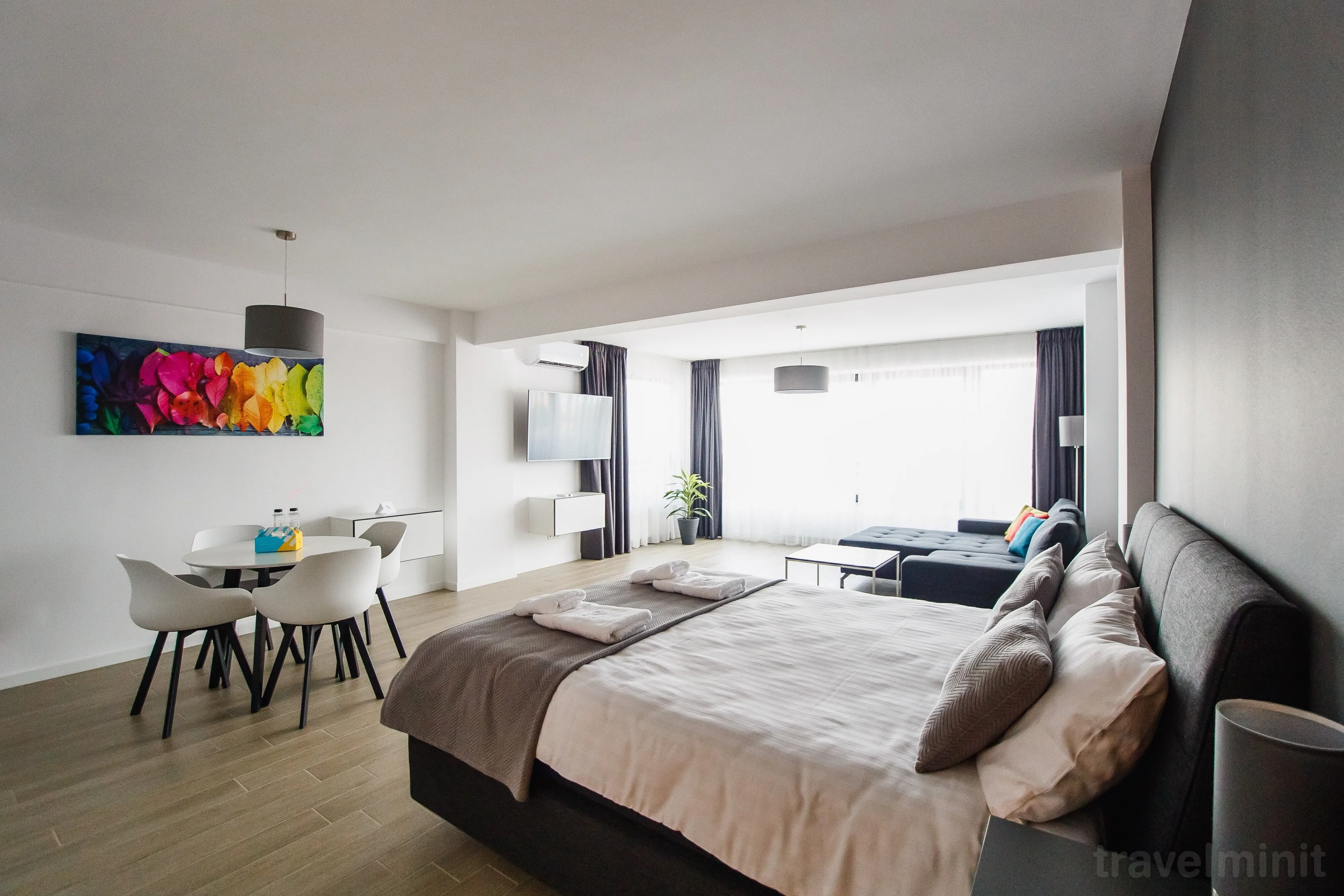 Lounge 8 Studios Oradea