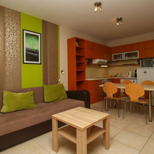 399 - Fiatalos Apartman Balatonőszöd  2