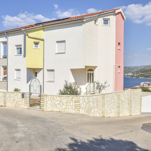 Apartments Vito Razanj