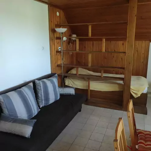 Kristály Apartmanház Vonyarcvashegy 008 kép