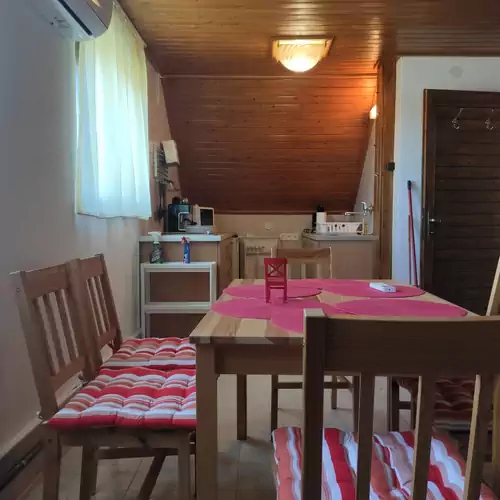Kristály Apartmanház Vonyarcvashegy 009 kép