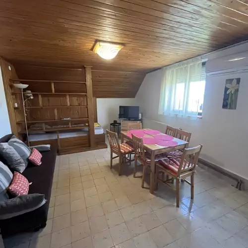 Kristály Apartmanház Vonyarcvashegy 023 kép