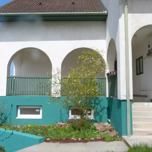 Labdarózsa Apartmanház Fonyód 003 kép
