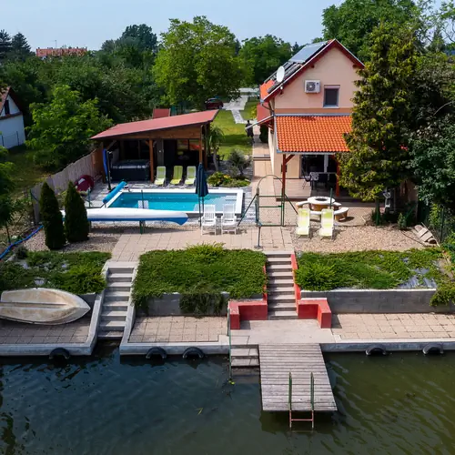 A sz&aacute;ll&aacute;shely