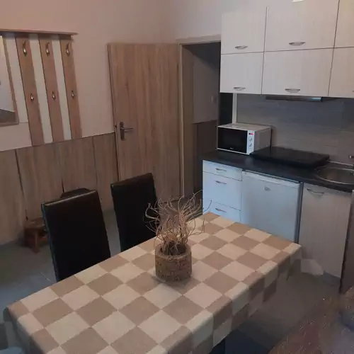 Fenyő Apartman Nagykáta 002 kép