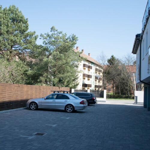 Belső udvar - parkoló