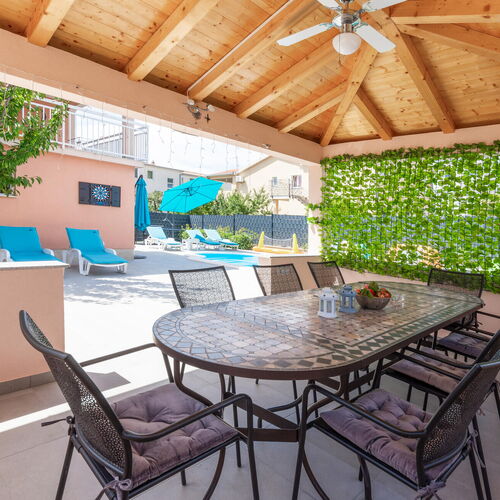 Apartman Kaštel Novi - CDT530  2