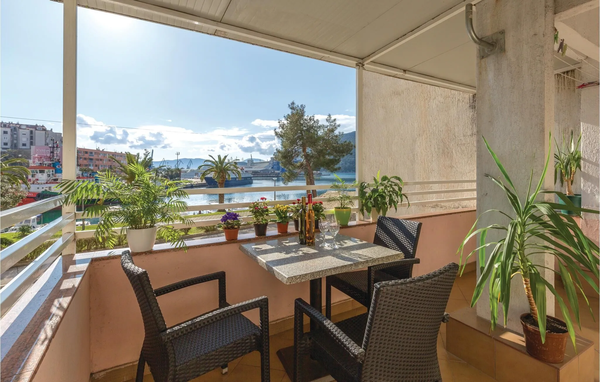 Apartman Ploče - CDR410