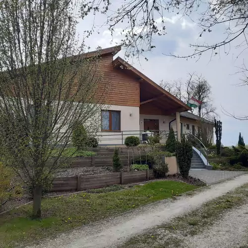 Pagony Berénybenei Fogadó Lajosmizse 001 kép