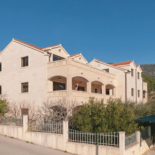 Apartman Bol - CDB552  2