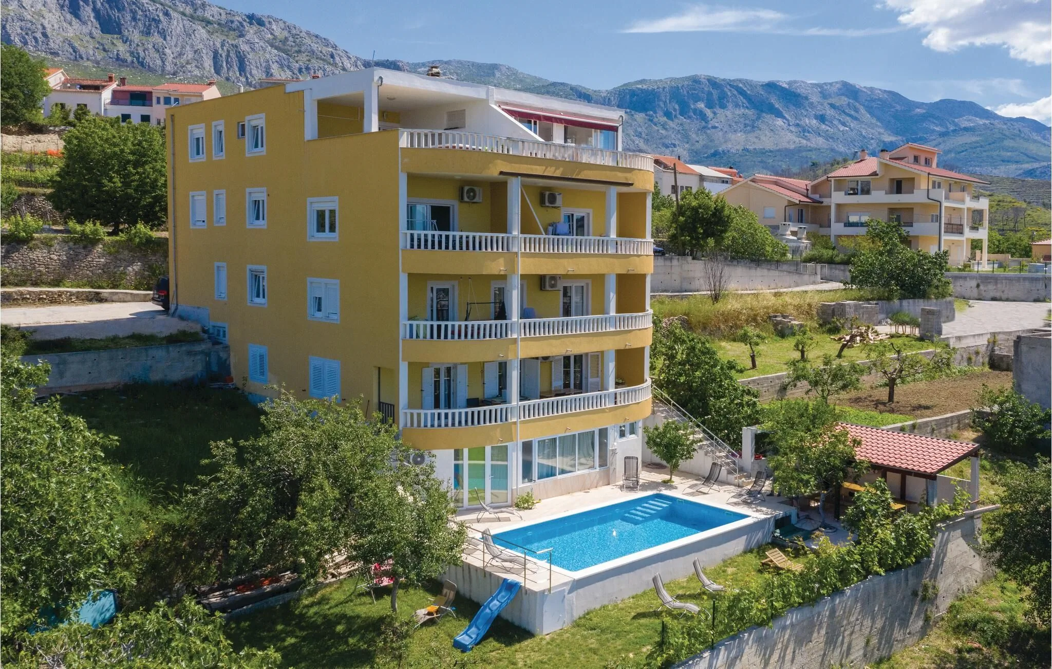 Apartman Žrnovnica - CDE338