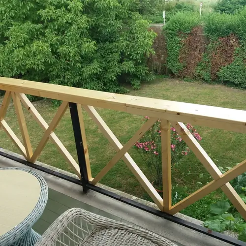 Az udvar a lodzs&aacute;r&oacute;l