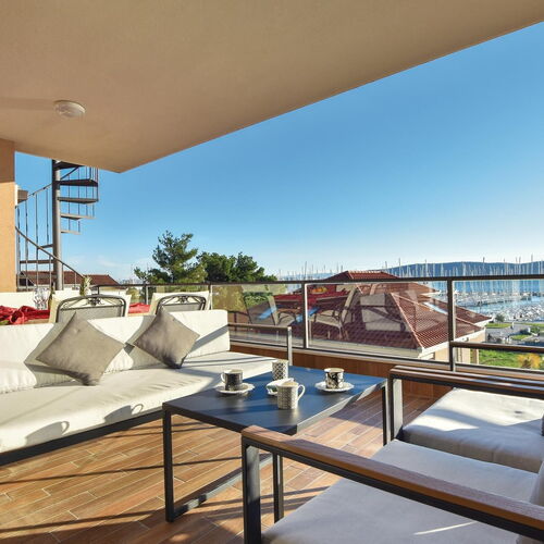 Apartman Kaštel Gomilica - CDF972  2