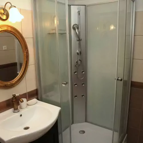 Rozmaring Pihenőház Velence 003 kép