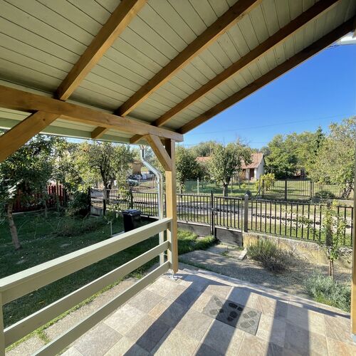 Terasz a Provence apartman előtt