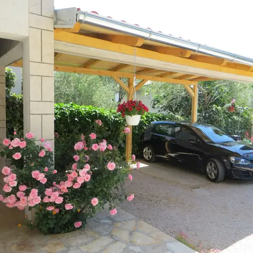 Natkriveni parking