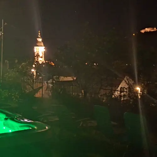 Panor&aacute;m&aacute;s 6 szem&eacute;lyes jacuzzi.  