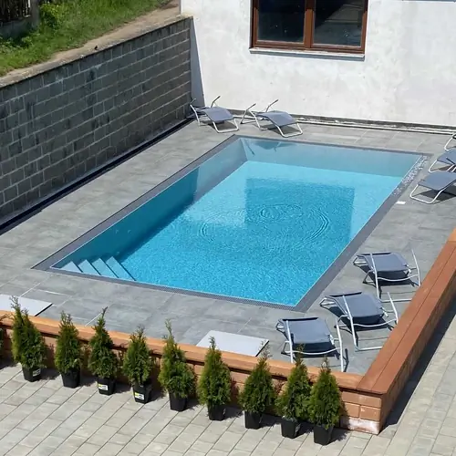 Vyhř&iacute;van&yacute; baz&eacute;n