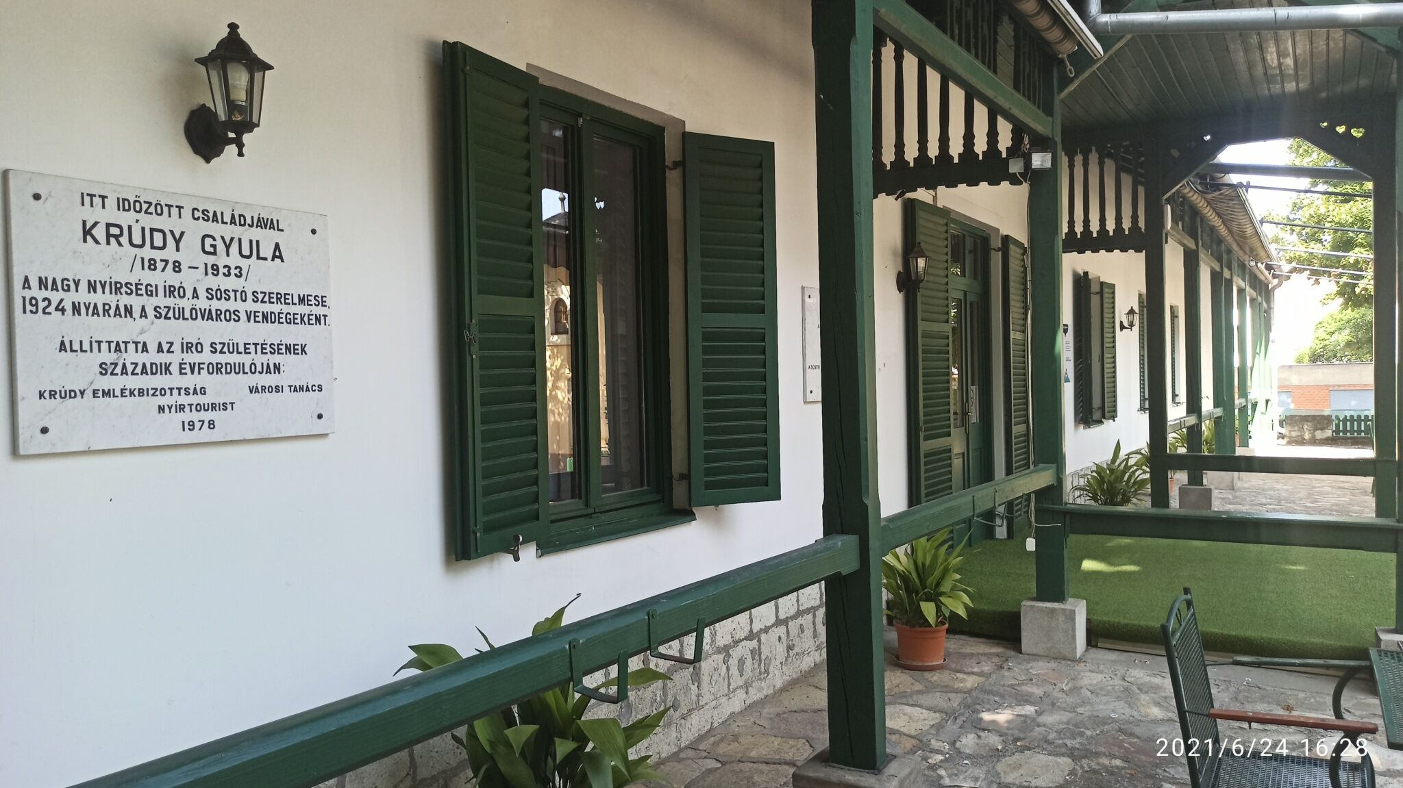 Svájci Lak Panzió Nyíregyháza