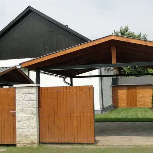 Utcafront, Kocsibe&aacute;ll&oacute;