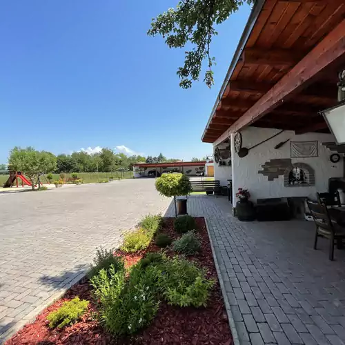 Kukorica Csárda Apartman Balatonújlak 009 kép