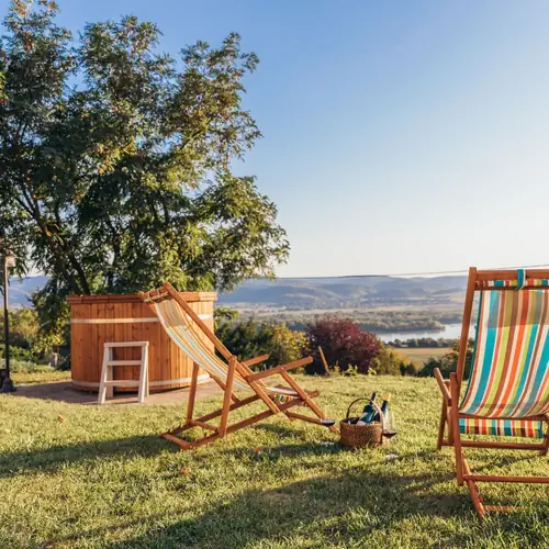 Panor&aacute;m&aacute;s Premium 6 fős vend&eacute;gh&aacute;z