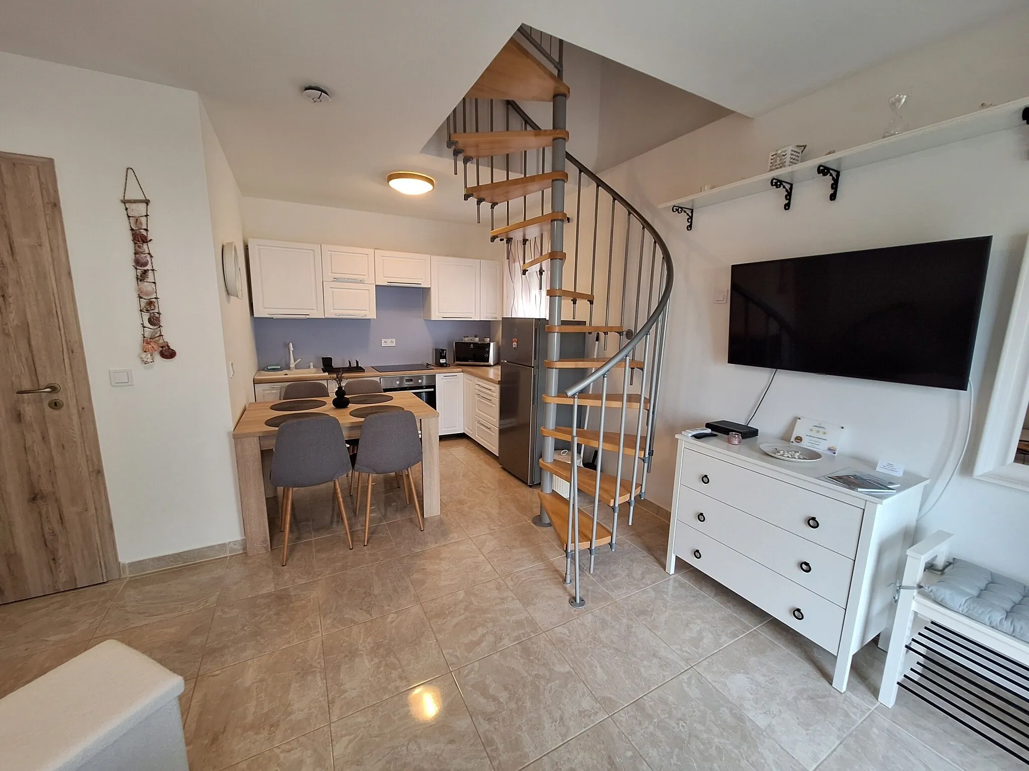 Hajnalka Apartman Balatonkenese