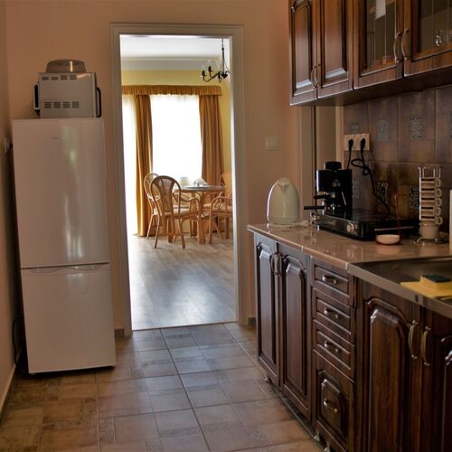 Gyöngyöm Apartman Balatonalmádi  4