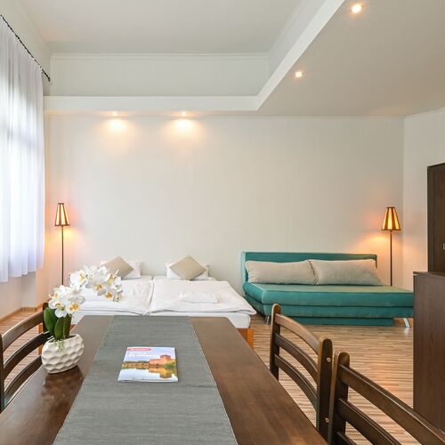 Világóra Apartman Gyula