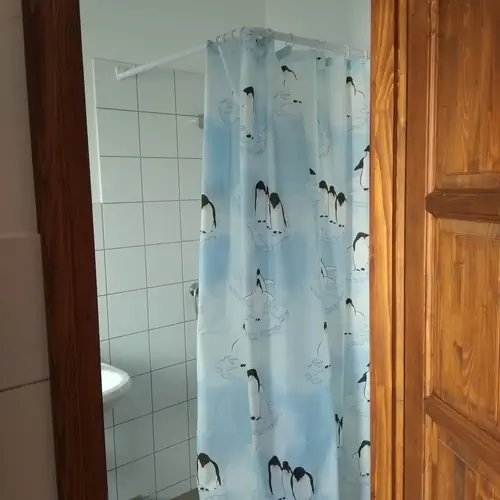 Zuhanyz&oacute;